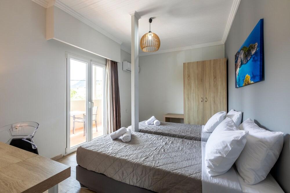Arkadianos Aparthotel Agios Sostis  Екстер'єр фото